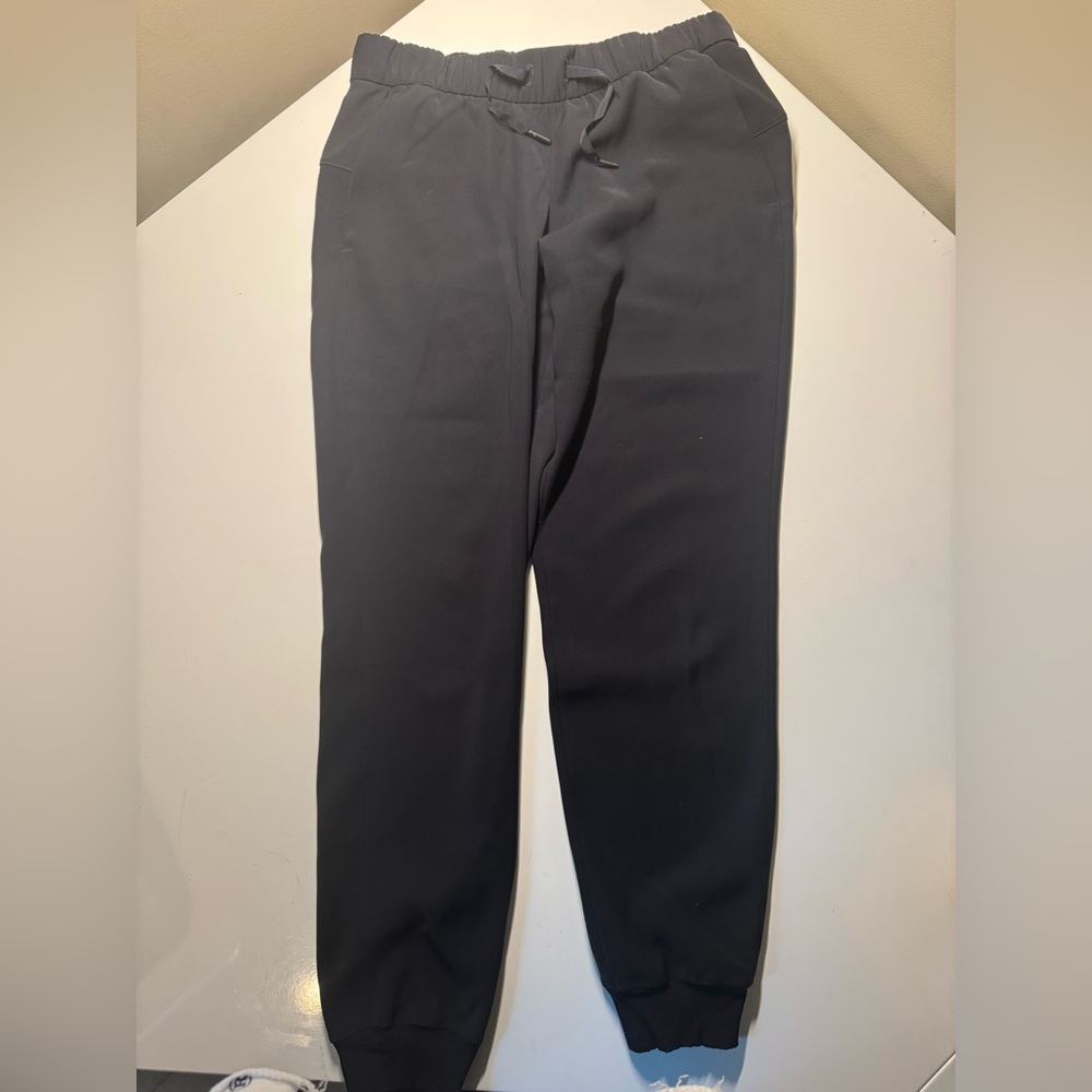 Lulu joggers size 6
